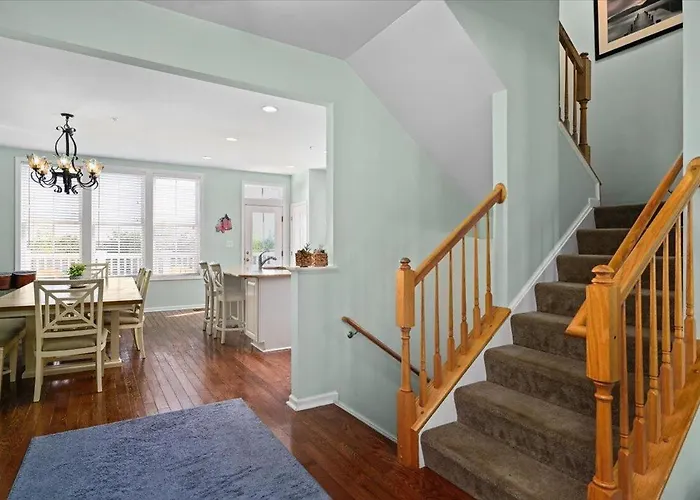 Sunset Island Waterfront 4 Bedroom Townhome With Many Amenities! Ocean City