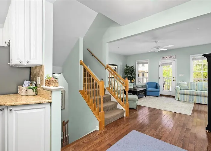 Sunset Island Waterfront 4 Bedroom Townhome With Many Amenities! * Ocean City