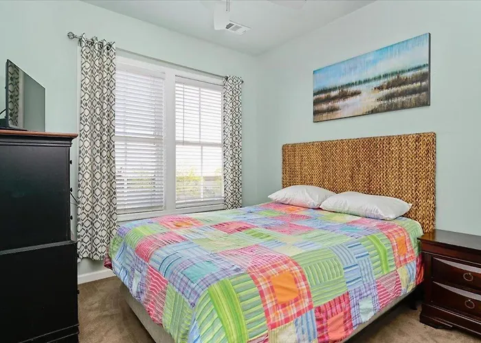 Sunset Island Waterfront 4 Bedroom Townhome With Many Amenities! * Ocean City
